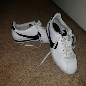 Womens Nike Classics 7.5